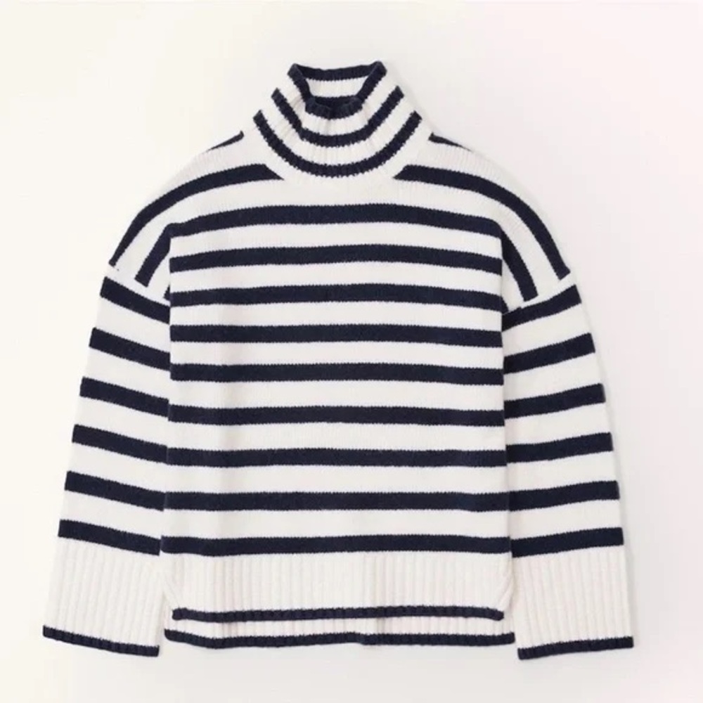 Abercrombie Tuckable Easy Turtleneck Sweater